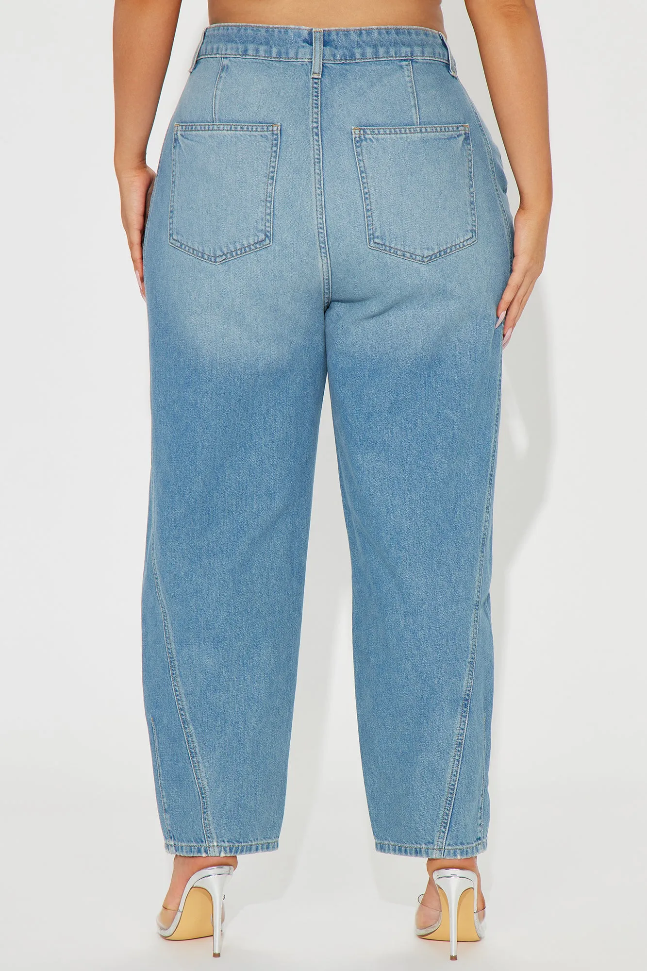 Double Life Tapered Jeans - Light Wash