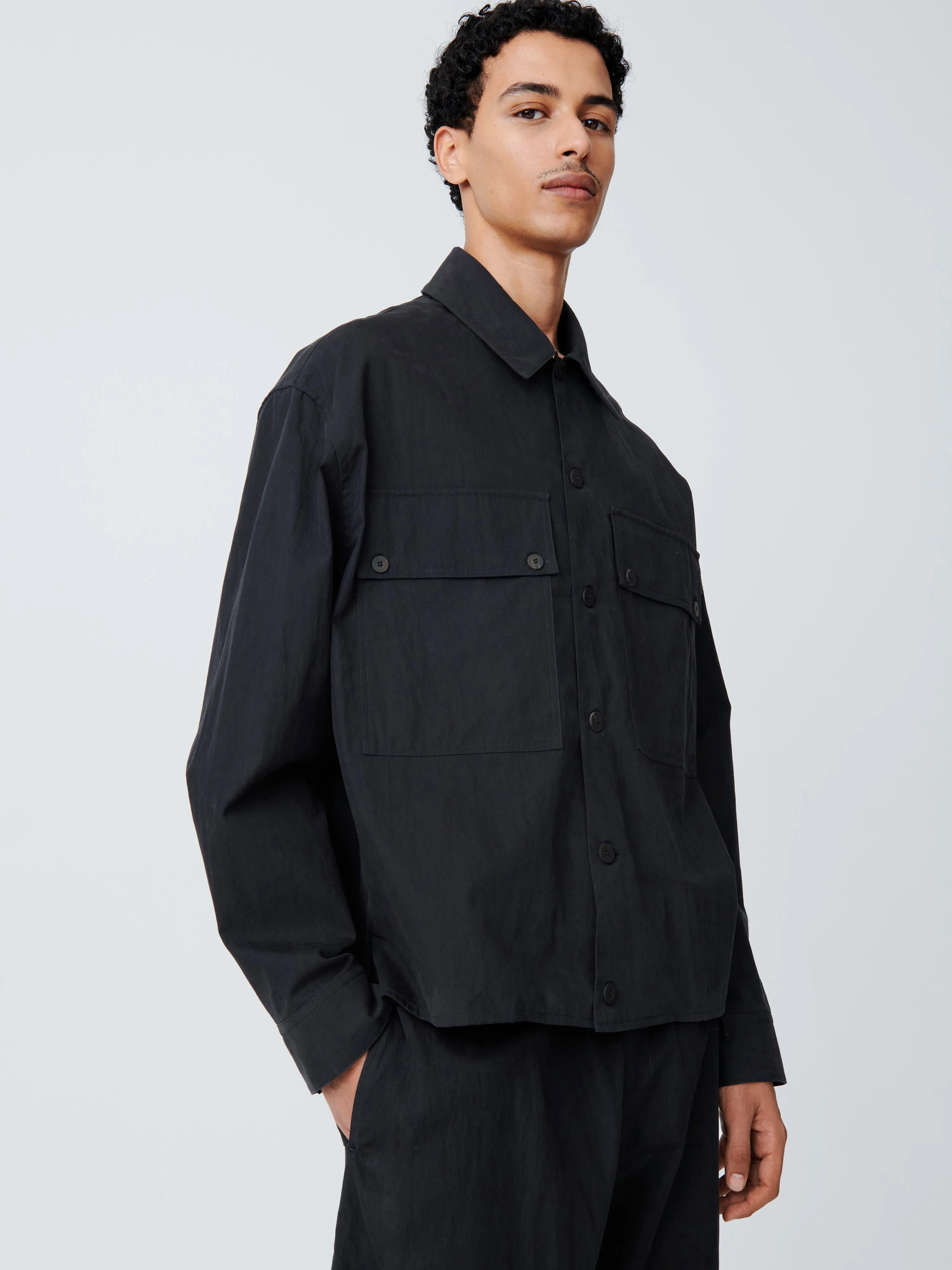 Iso Shirt in Darkest Navy